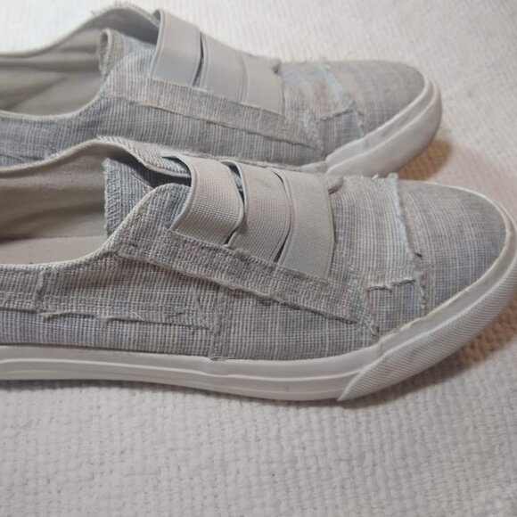Blowfish Maura  size 8M   slip on sneakers  light gray - Picture 1 of 9